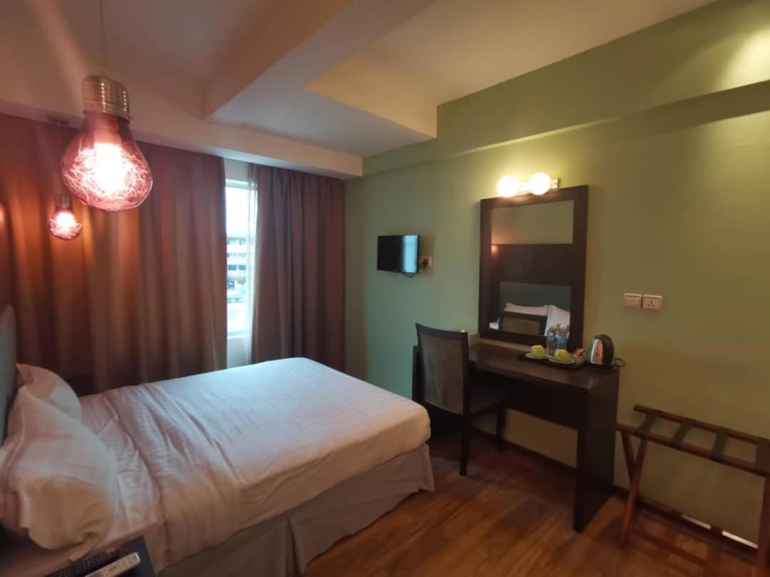 2 Inn 1 Boutique Hotel & Spa Sandakan Exterior photo