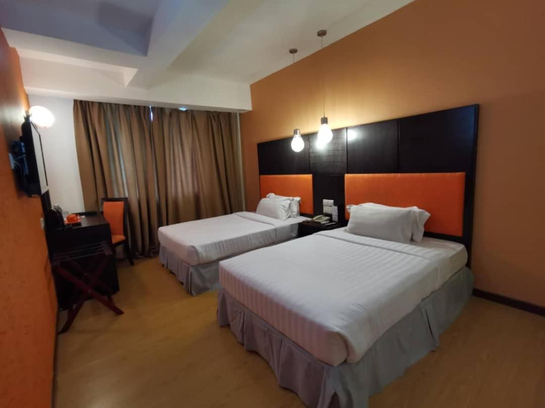 2 Inn 1 Boutique Hotel & Spa Sandakan Exterior photo