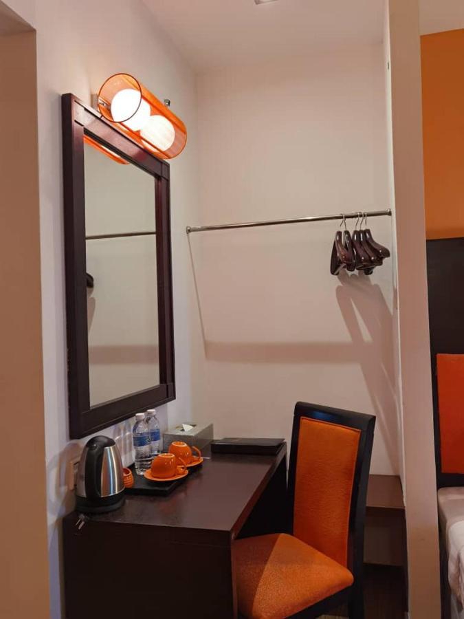 2 Inn 1 Boutique Hotel & Spa Sandakan Exterior photo