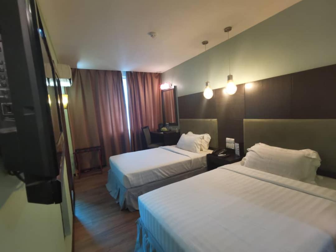 2 Inn 1 Boutique Hotel & Spa Sandakan Exterior photo