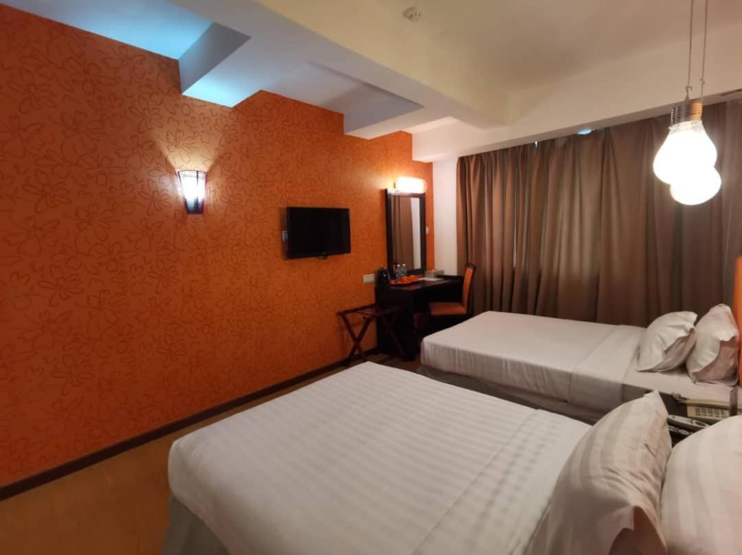 2 Inn 1 Boutique Hotel & Spa Sandakan Exterior photo