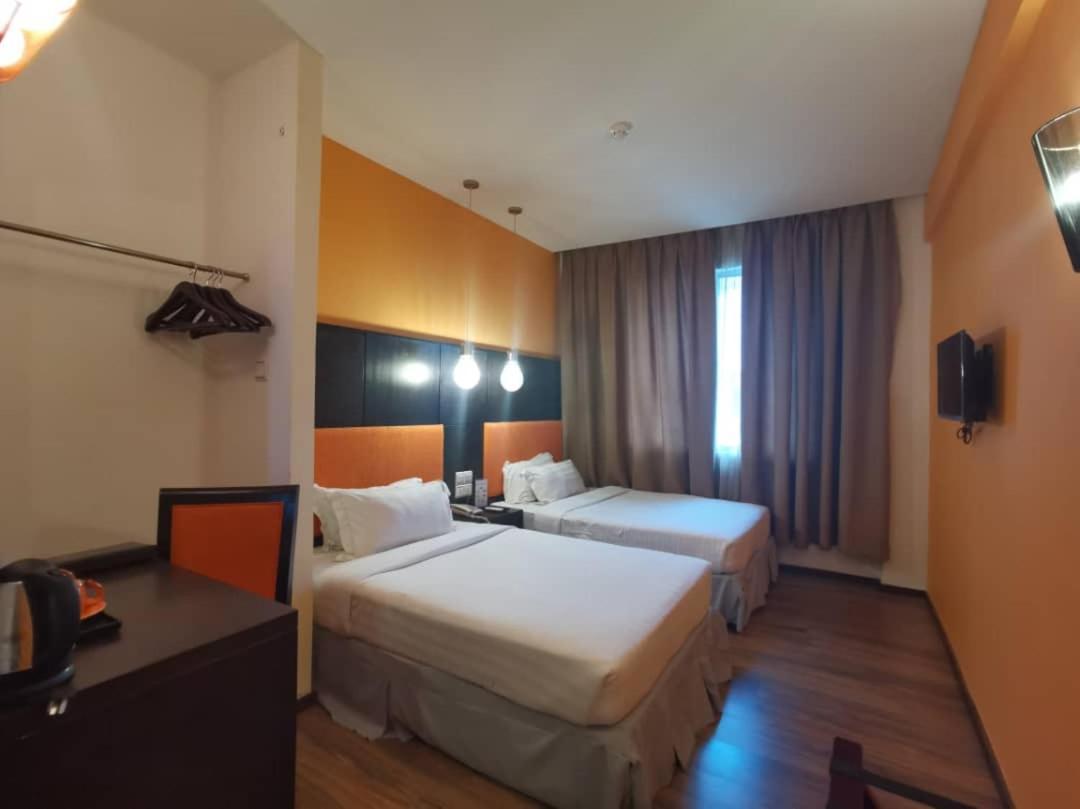 2 Inn 1 Boutique Hotel & Spa Sandakan Exterior photo