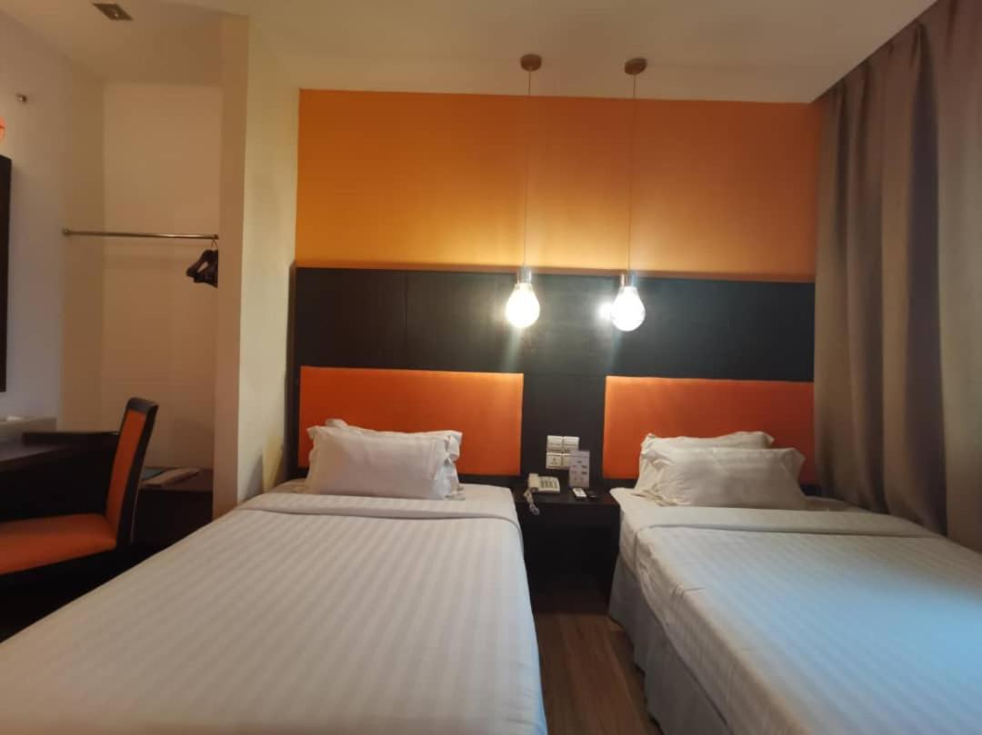 2 Inn 1 Boutique Hotel & Spa Sandakan Exterior photo