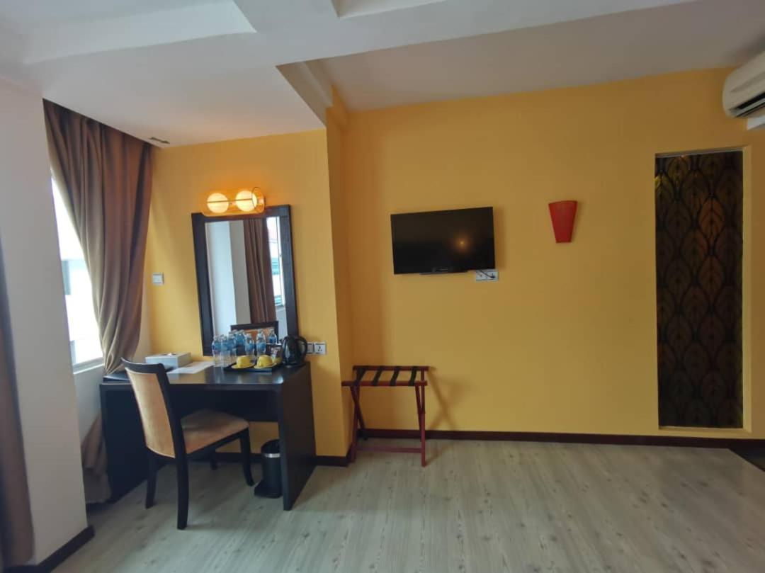 2 Inn 1 Boutique Hotel & Spa Sandakan Exterior photo