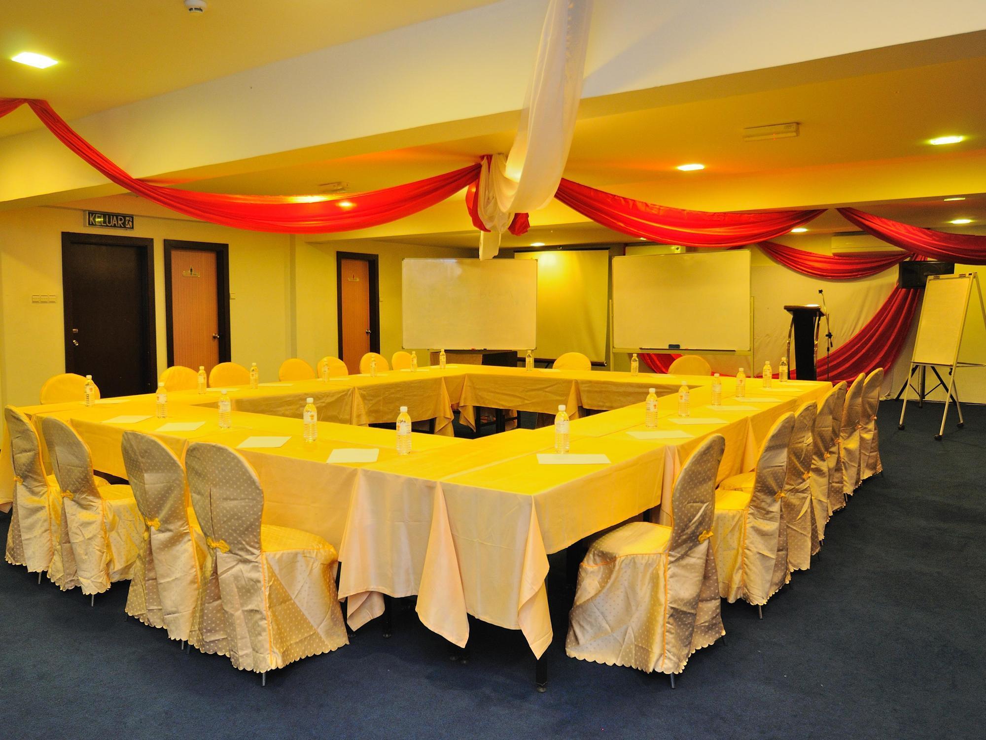 2 Inn 1 Boutique Hotel & Spa Sandakan Exterior photo
