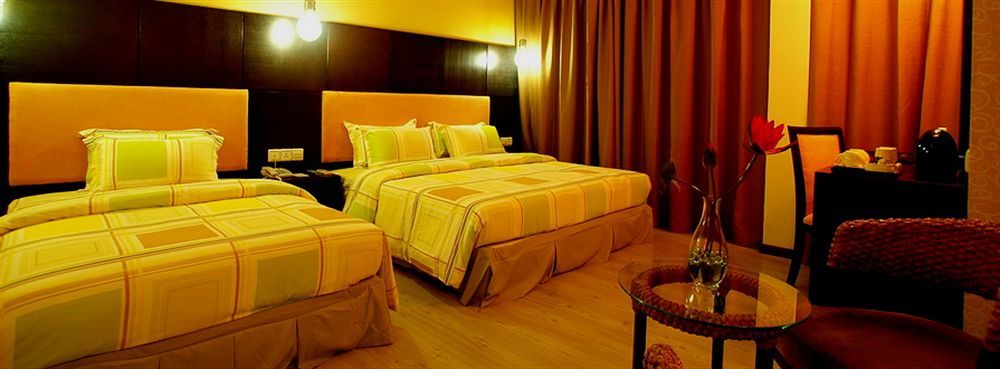2 Inn 1 Boutique Hotel & Spa Sandakan Exterior photo