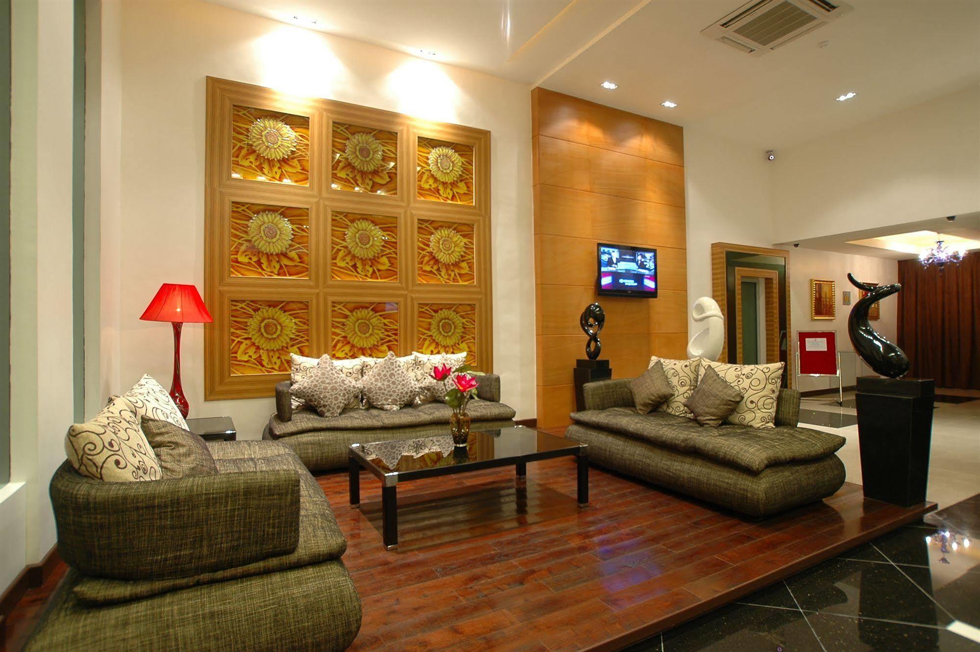 2 Inn 1 Boutique Hotel & Spa Sandakan Exterior photo